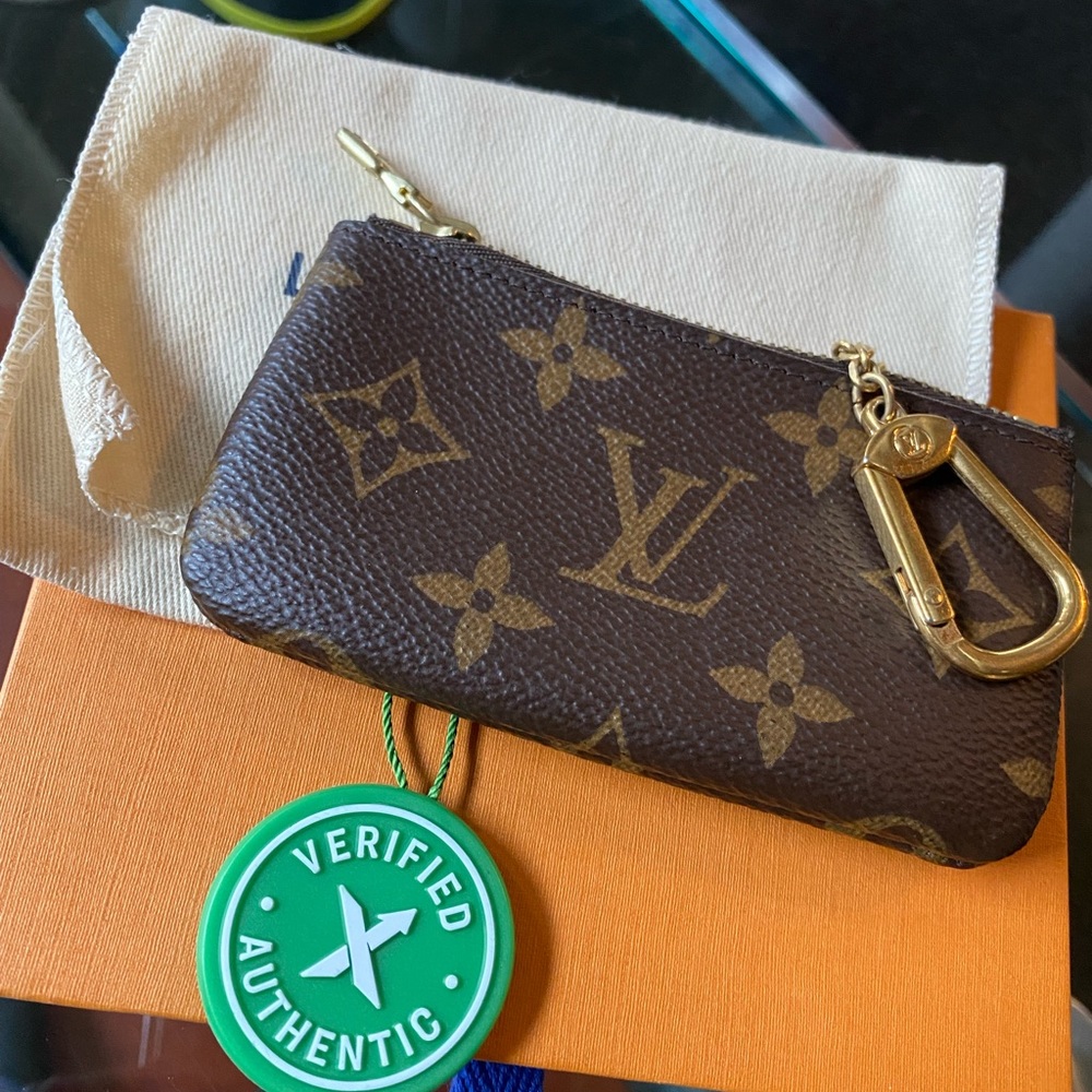 Lv Monogram Key Pouch - image 5